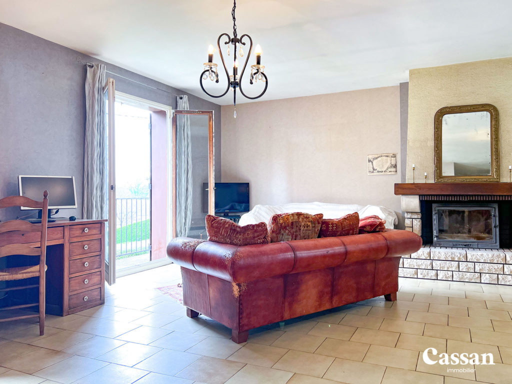Séjour maison à vendre Corrèze Cassan immobilier
