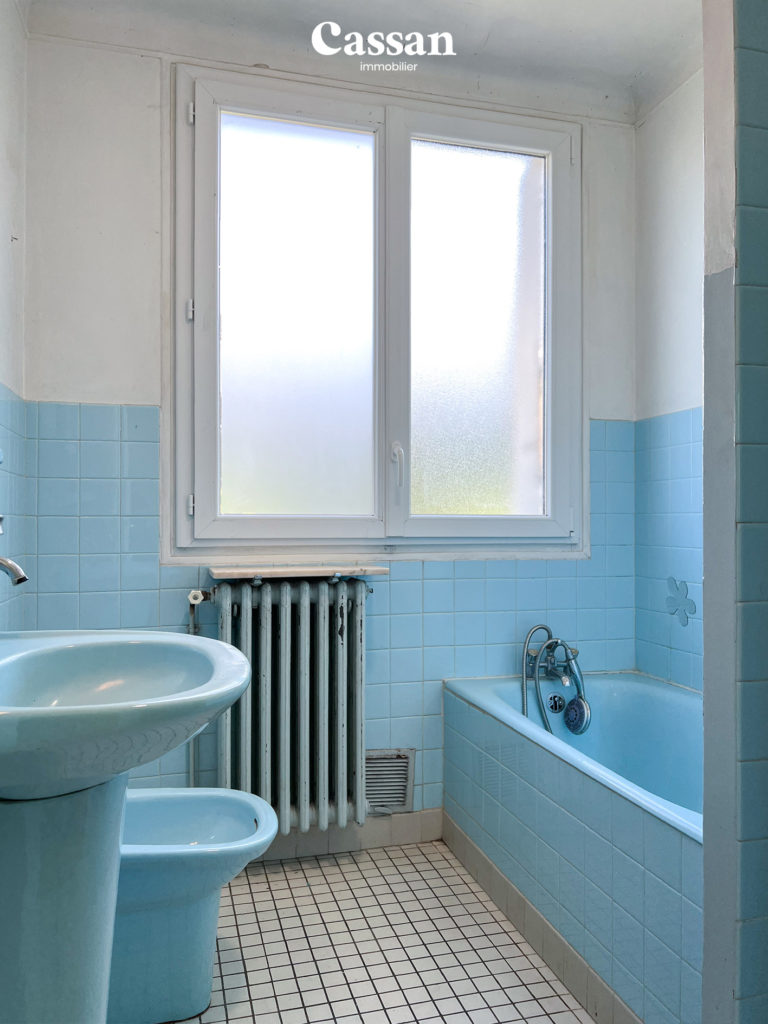 Salle de bain maison à louer Aurillac Cassan immobilier