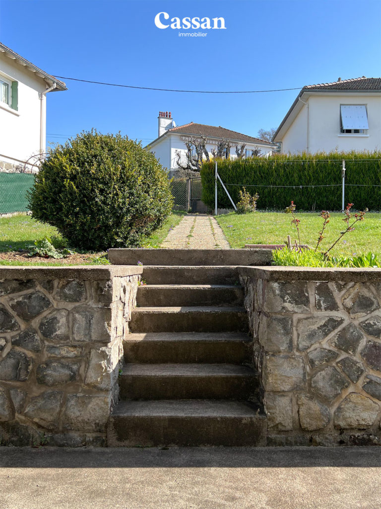 Jardin maison à louer Aurillac Cassan immobilier
