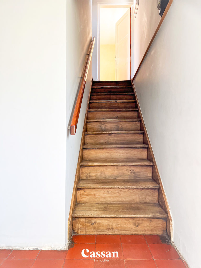 Escalier maison à vendre Aurillac Cassan immobilier