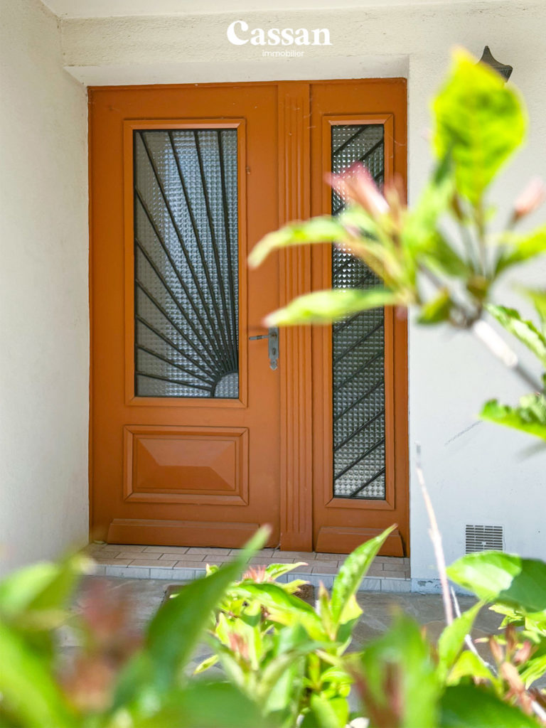 Porte maison à vendre Aurillac Cassan immobilier