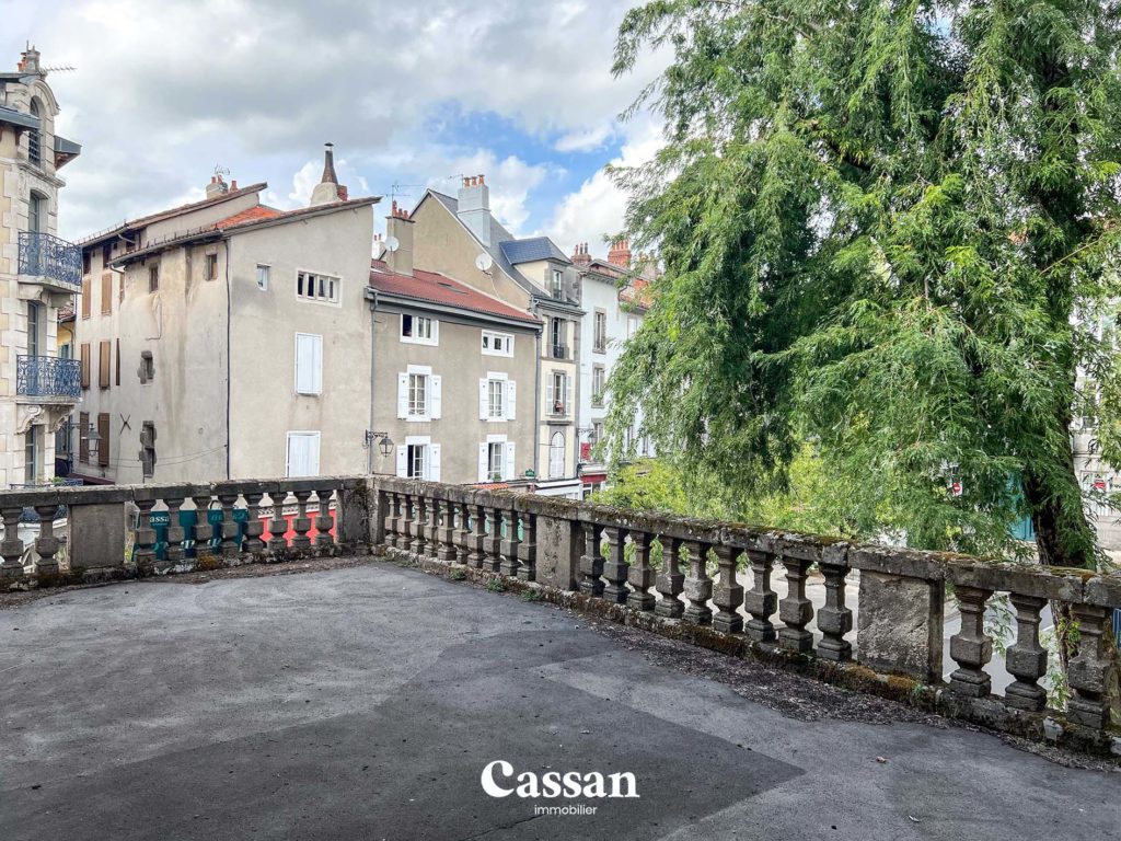 Terrasse immeuble à vendre Aurillac Cassan immobilier
