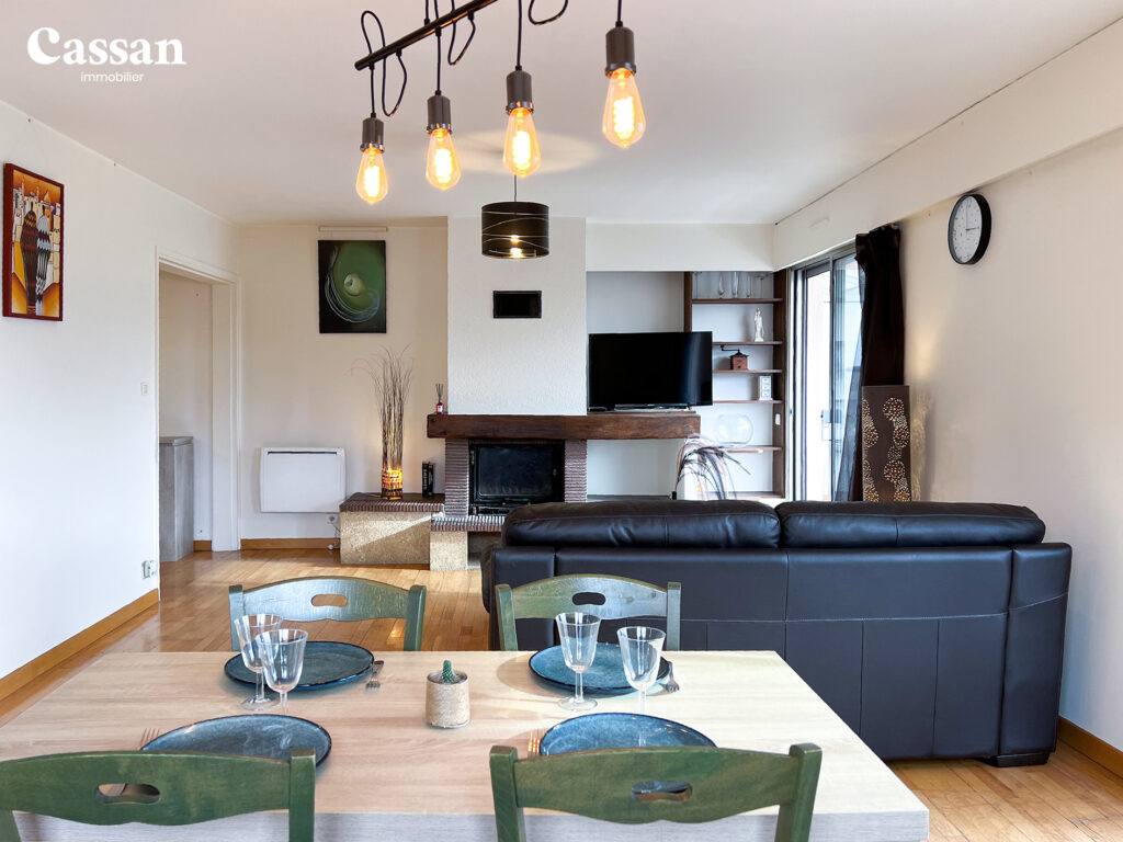 Salon salle à manger appartement à vendre Aurillac Cassan immobilier