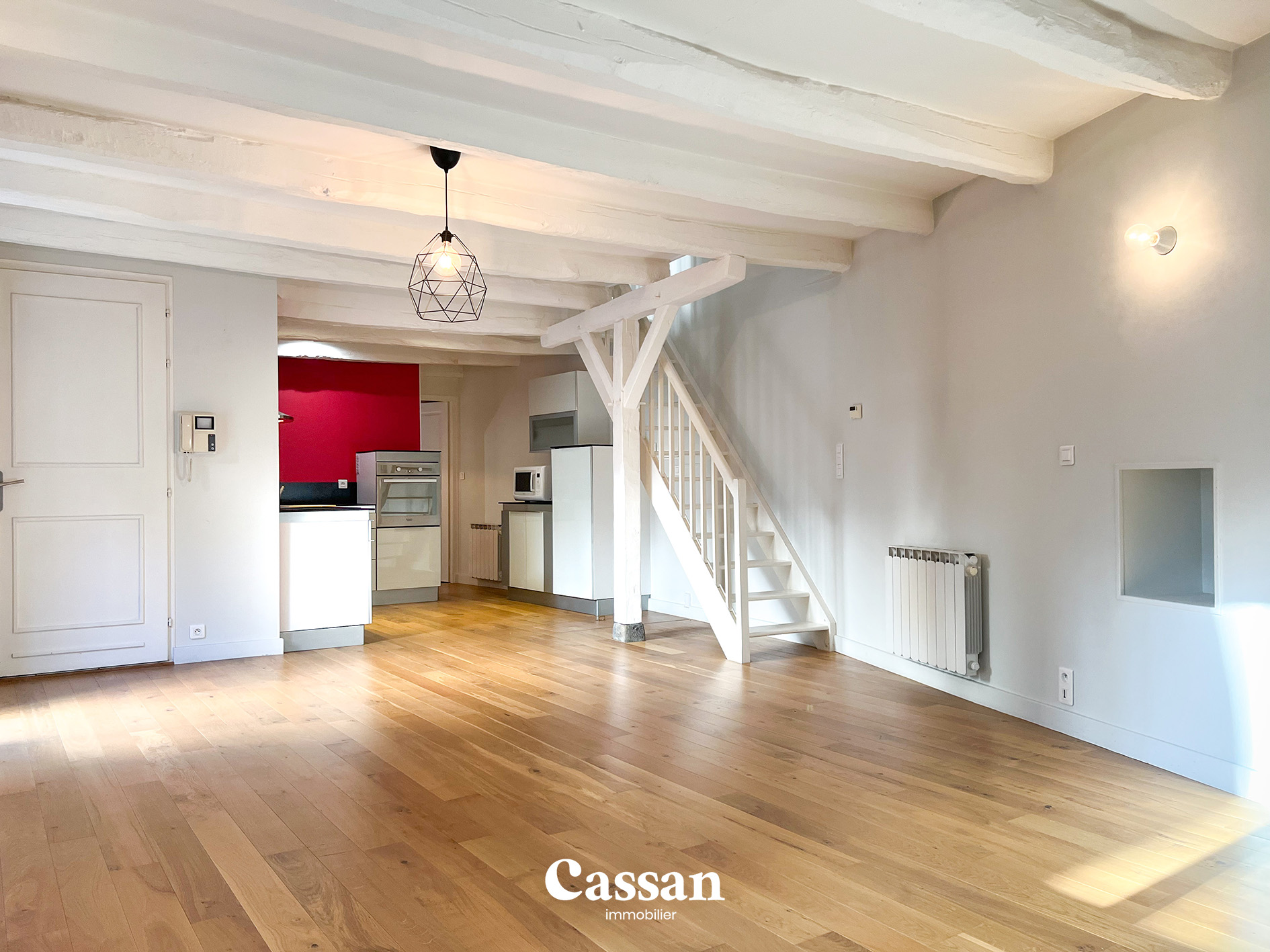 Cuisine salon maison à vendre Aurillac Cassan immobilier