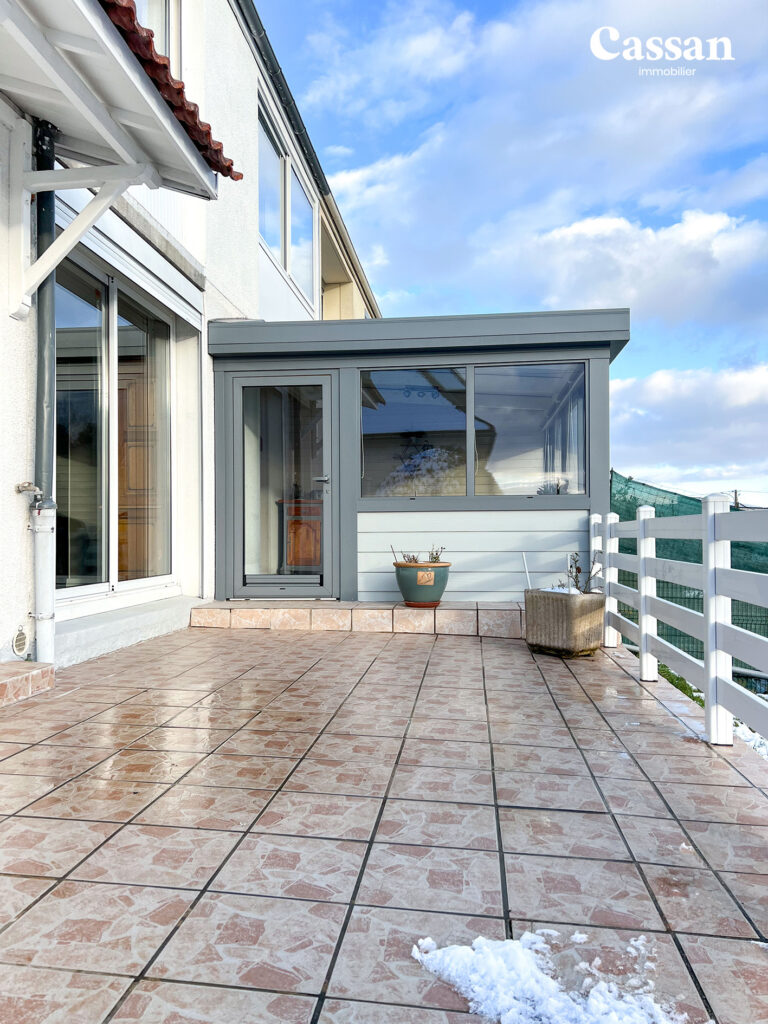 Terrasse maison à vendre Aurillac Cassan immobilier