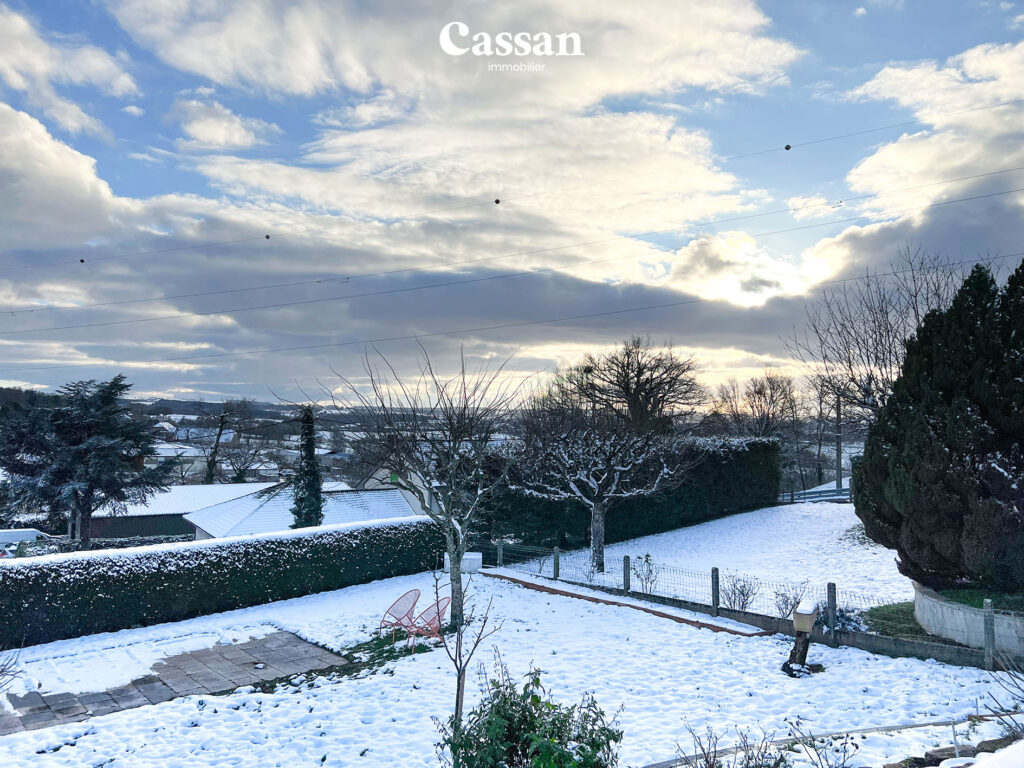 Jardin vue maison à vendre Aurillac Cassan immobilier