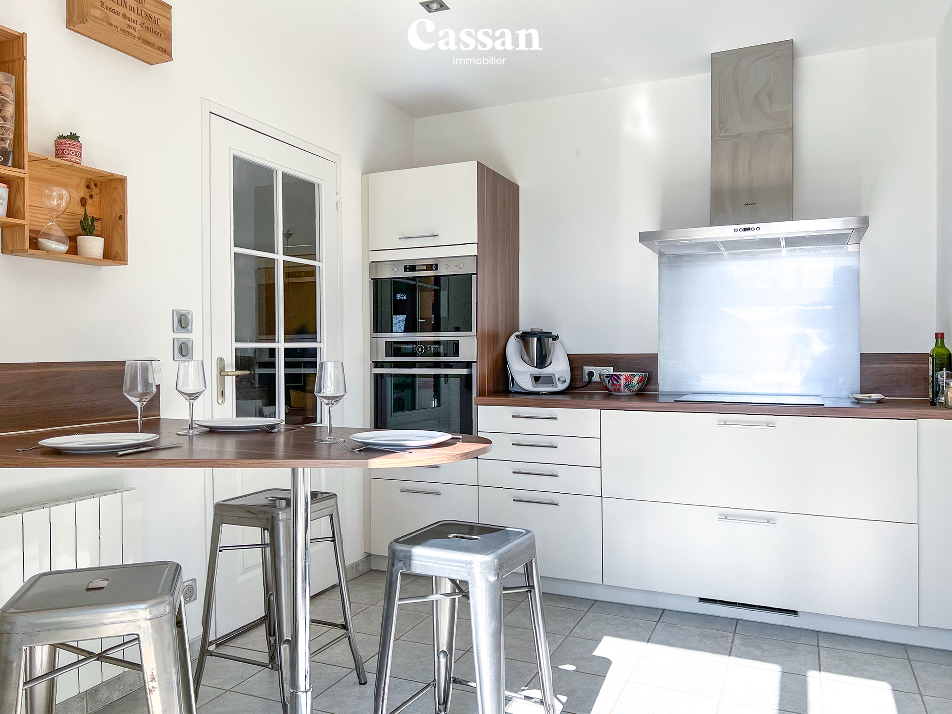 Cuisine maison à vendre Crandelles Cassan immobilier