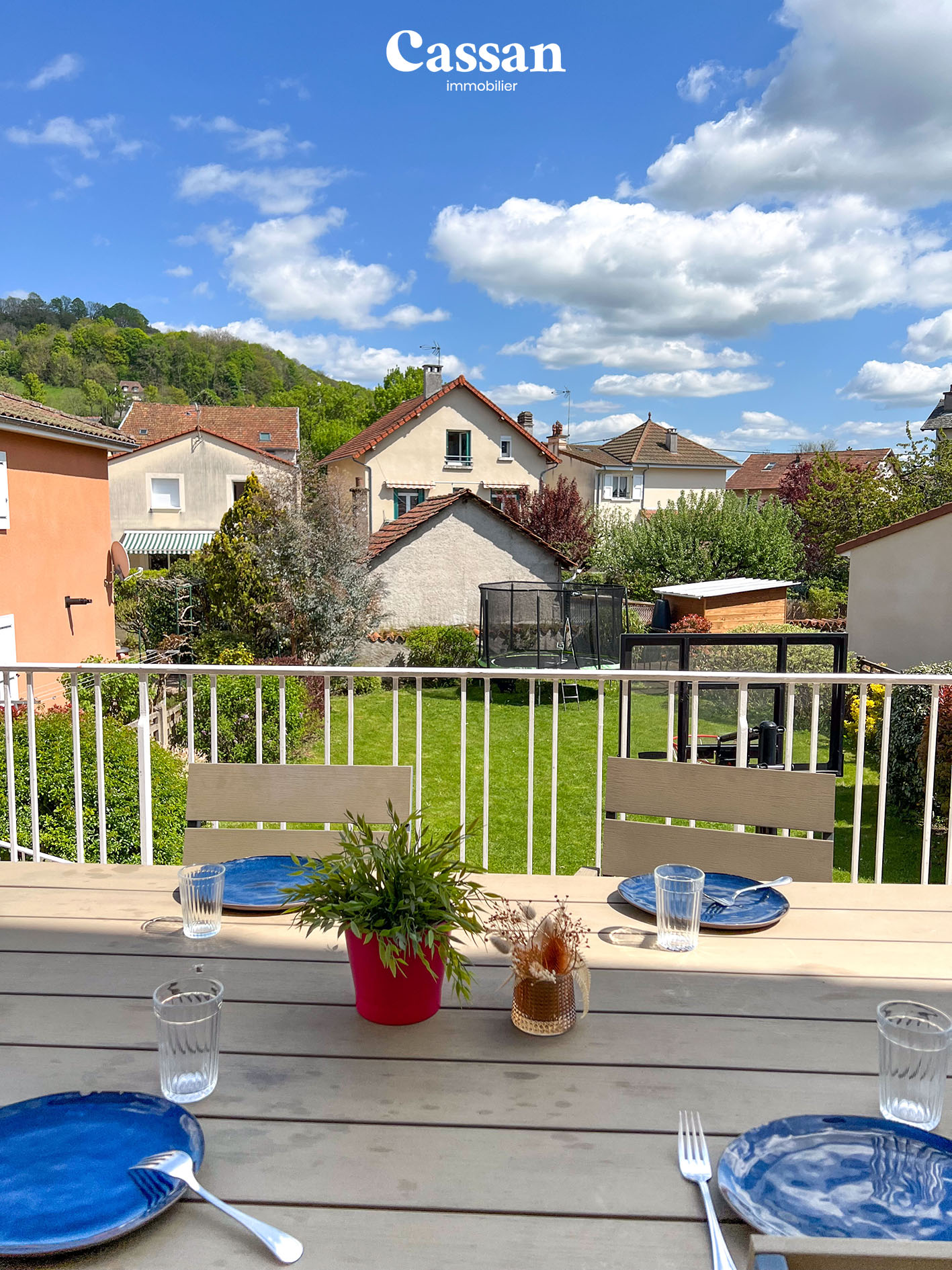 Terrasse vue maison à vendre Aurillac Cassan immobilier