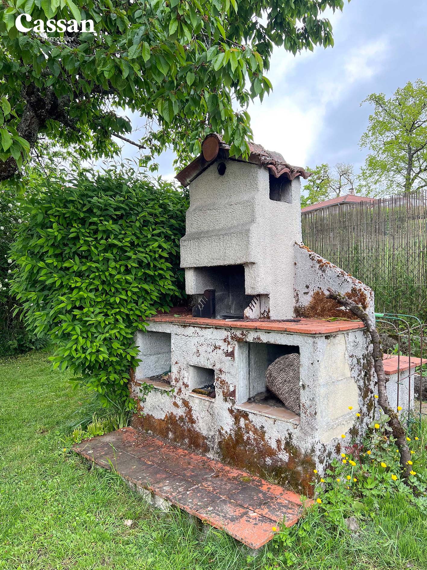 Barbecue jardin maison à vendre Saint-Paul-des-Landes Cassan immobilier