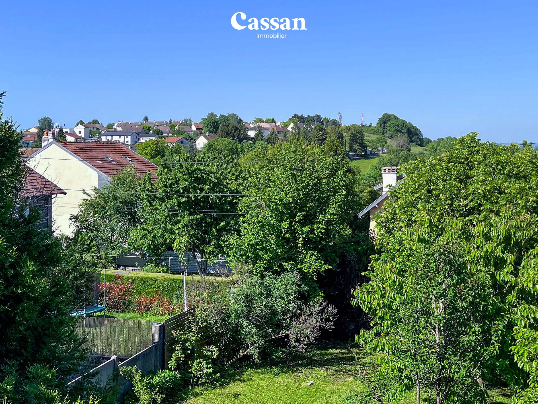 Vue maison à vendre Aurillac Cassan immobilier