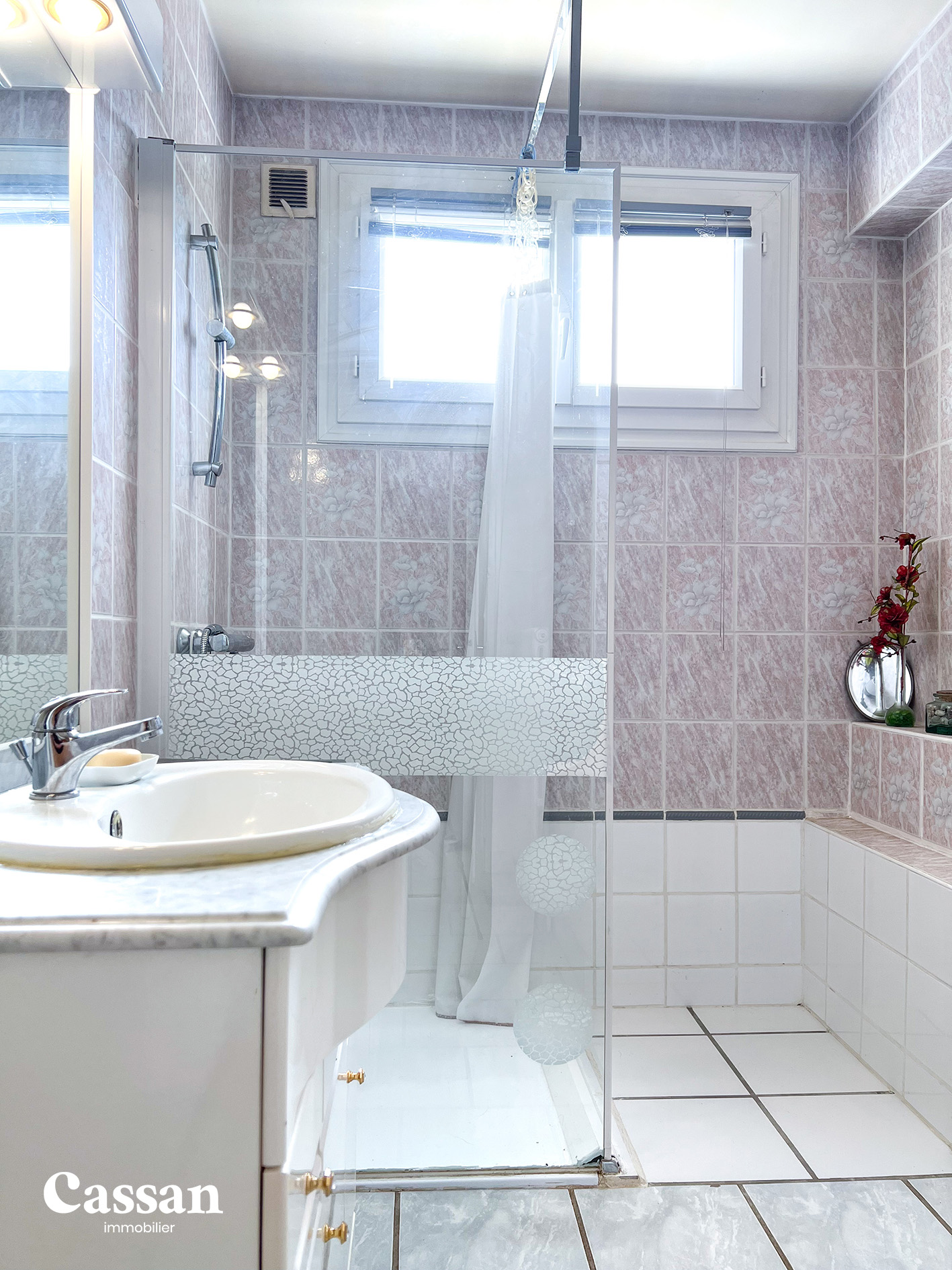 Salle de bain maison à vendre Sansac-de-Marmiesse Cassan immobilier