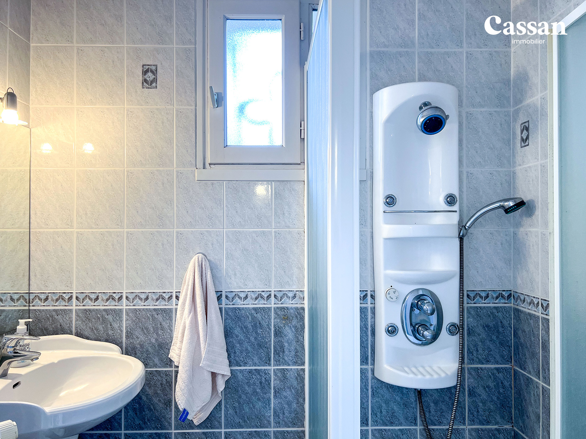 Salle de bain maison à vendre Sansac-de-Marmiesse Cassan immobilier
