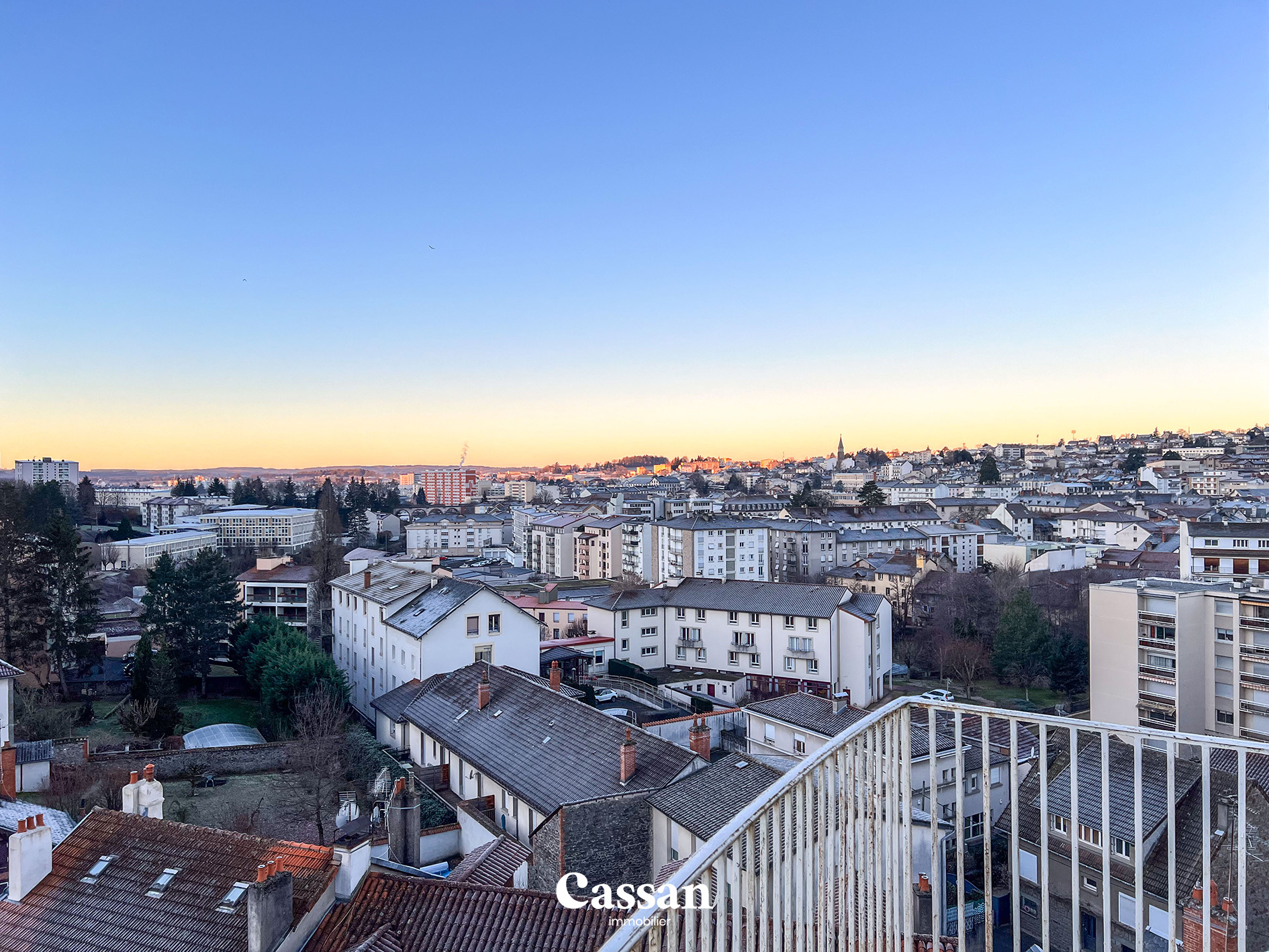 Vue balcon appartement à vendre Aurillac Cassan immobilier