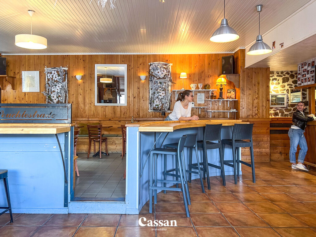 Commerce bar brasserie à vendre Aurillac Cassan immobilier agence immobilière Cantal Auvergne