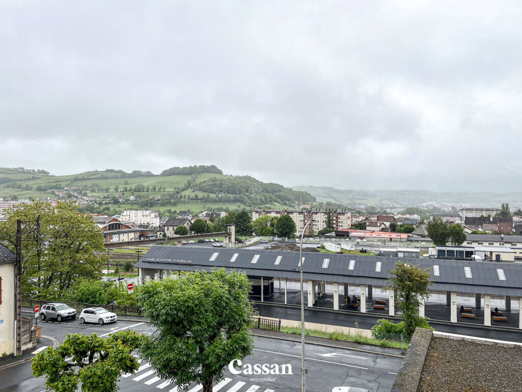 Vue appartement à vendre Aurillac Cassan immobilier agence immobilière