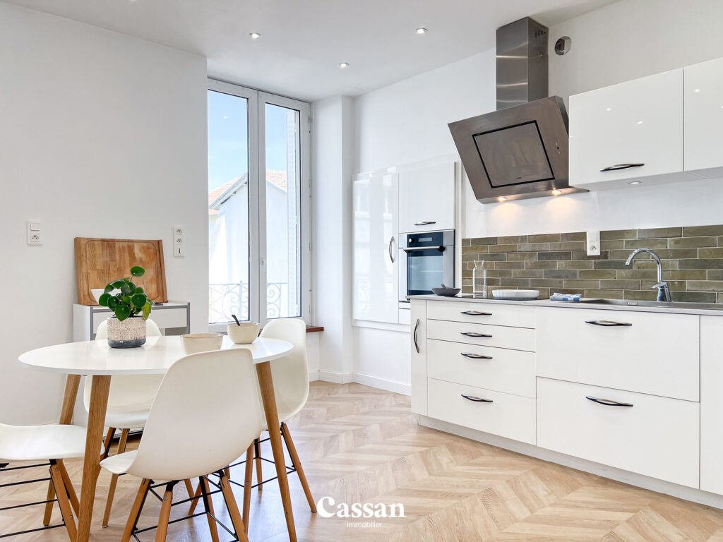 Cuisine appartement à vendre Aurillac Cassan immobilier agence immobilière