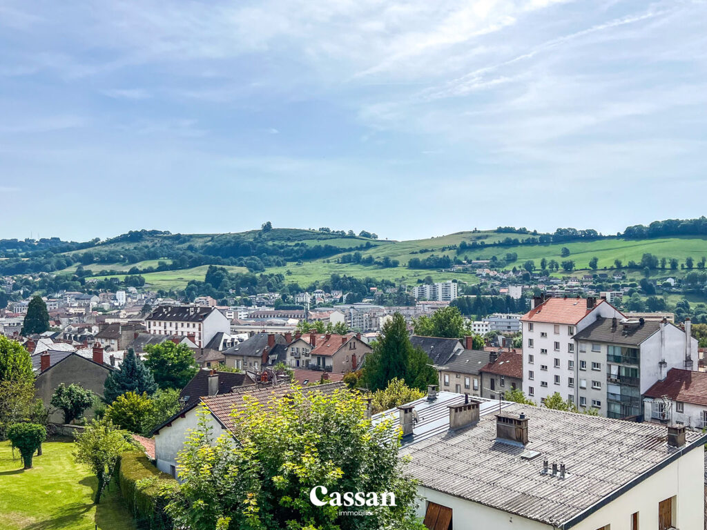 Vue appartement à vendre Aurillac Cassan immobilier agence immobilière