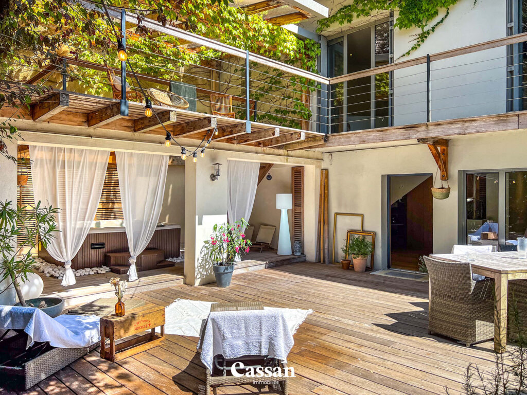 Terrasse maison à vendre Aurillac Cassan immobilier agence immobilière