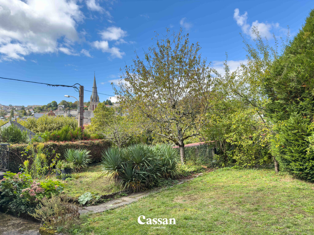 Jardin maison à vendre Aurillac Cassan immobilier agence immobilière