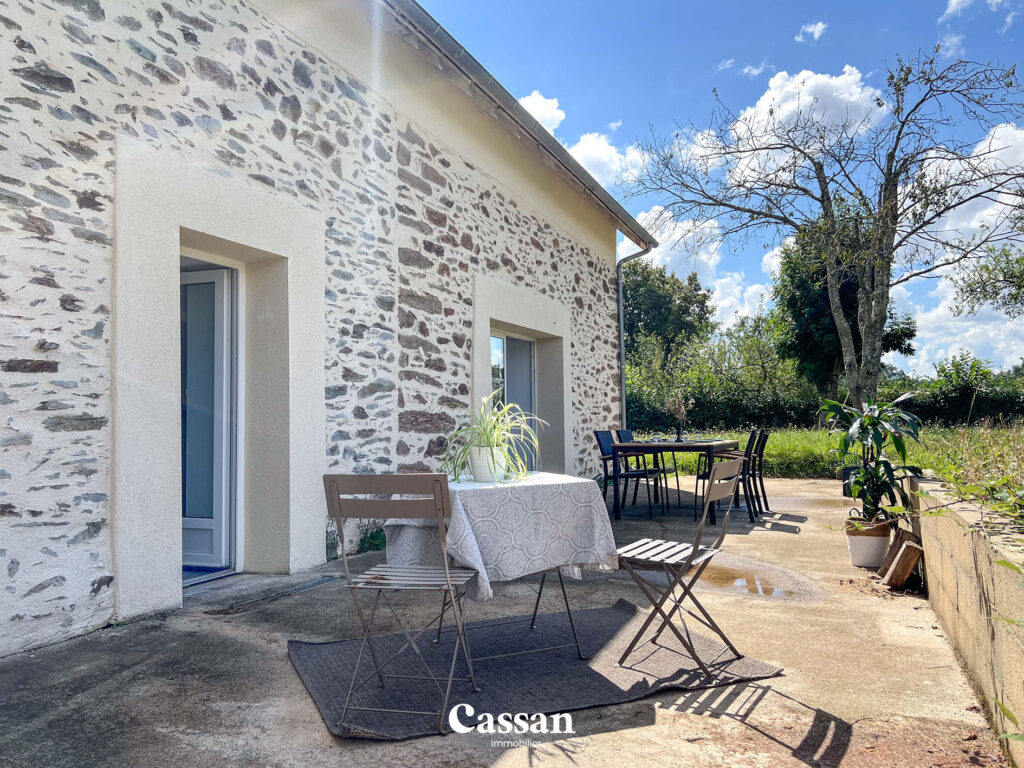 Terrasse maison à vendre Sansac-de-Marmiesse Cassan immobilier agence immobilière