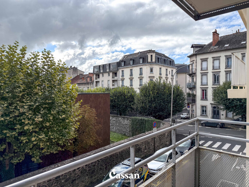 Vue balcon appartement à vendre Aurillac Cassan immobilier agence immobilière