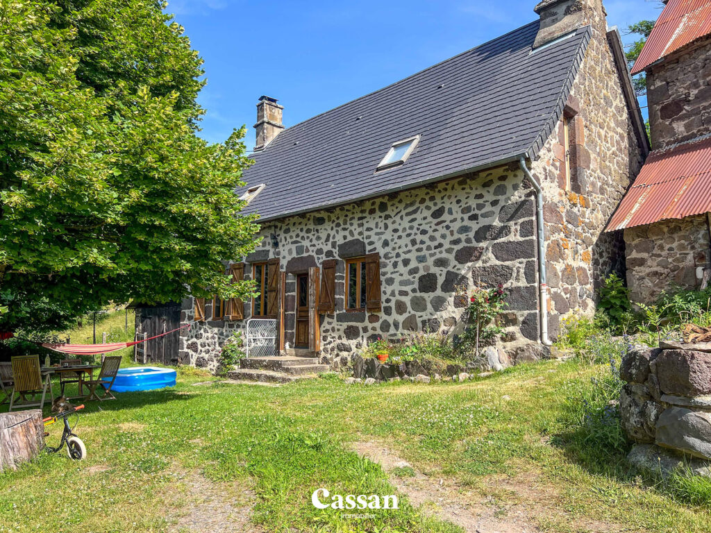 Façade maison à vendre Girgols Cassan immobilier agence Immobilière