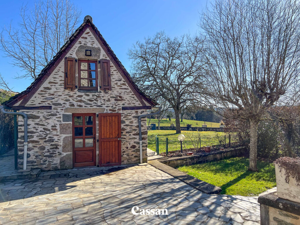 Extérieur Ensemble Immobilier à vendre Arnac Cassan immobilier agence immobilière