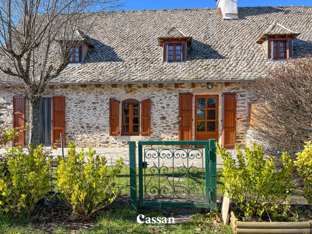 Extérieur Ensemble Immobilier à vendre Arnac Cassan immobilier agence immobilière