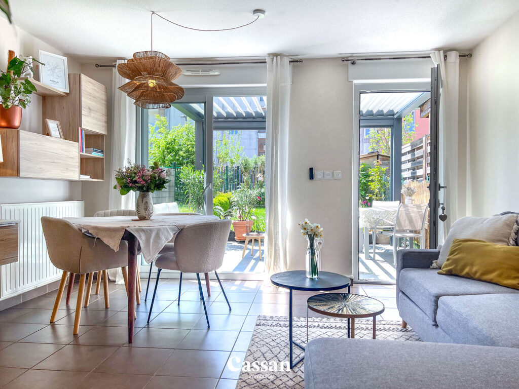 Salon appartement à vendre Aurillac Cassan immobilier agence immobilière