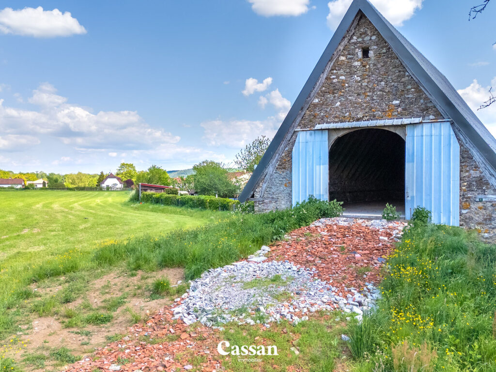Façade grange à vendre Aurillac Cassan immobilier agence immobilière