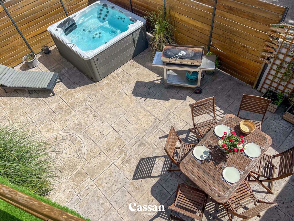 Terrasse maison à vendre Aurillac Cassan immobilier agence immobilière