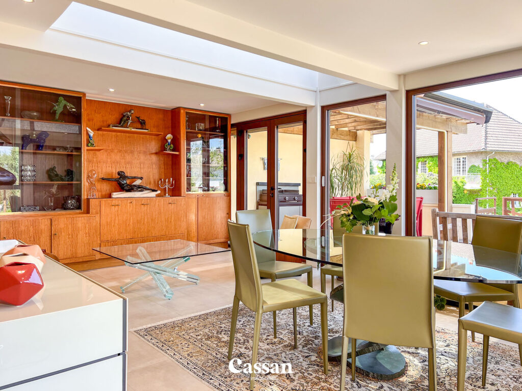 Salle à manger maison à vendre Aurillac Cassan immobilier agence immobilière
