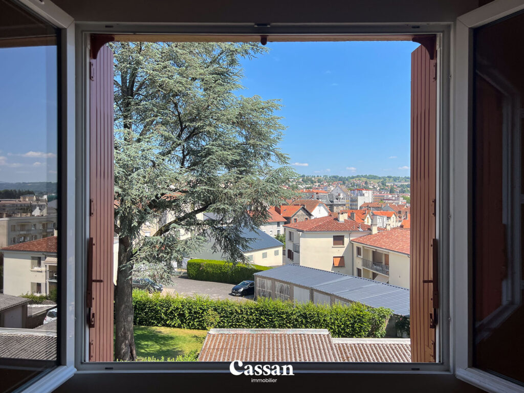 Vue extérieure appartement à vendre Aurillac Cassan immobilier agence Immobilière