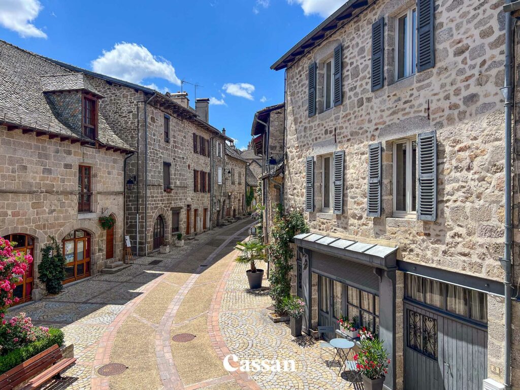 Vue chambre immeuble à vendre Marcolès Cassan immobilier agence immobilière