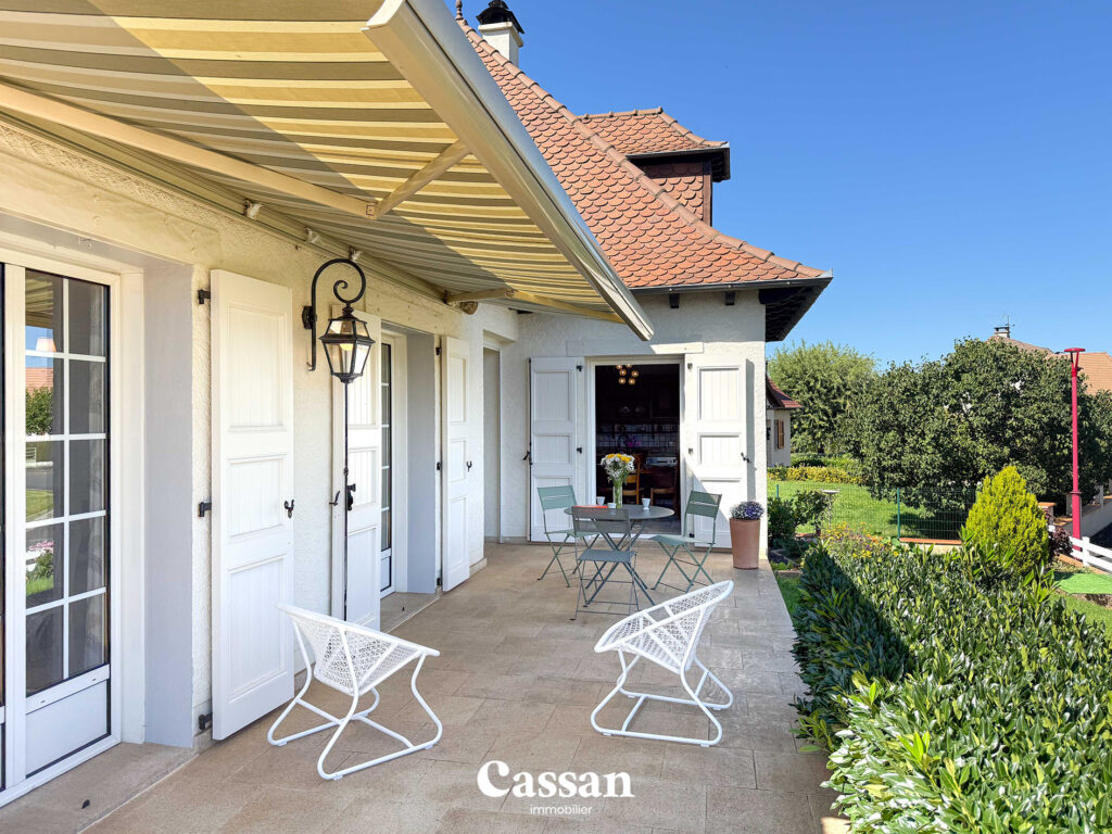 Terrasse maison à vendre Arpajon sur Cère Cassan immobilier agence immobilière Aurillac