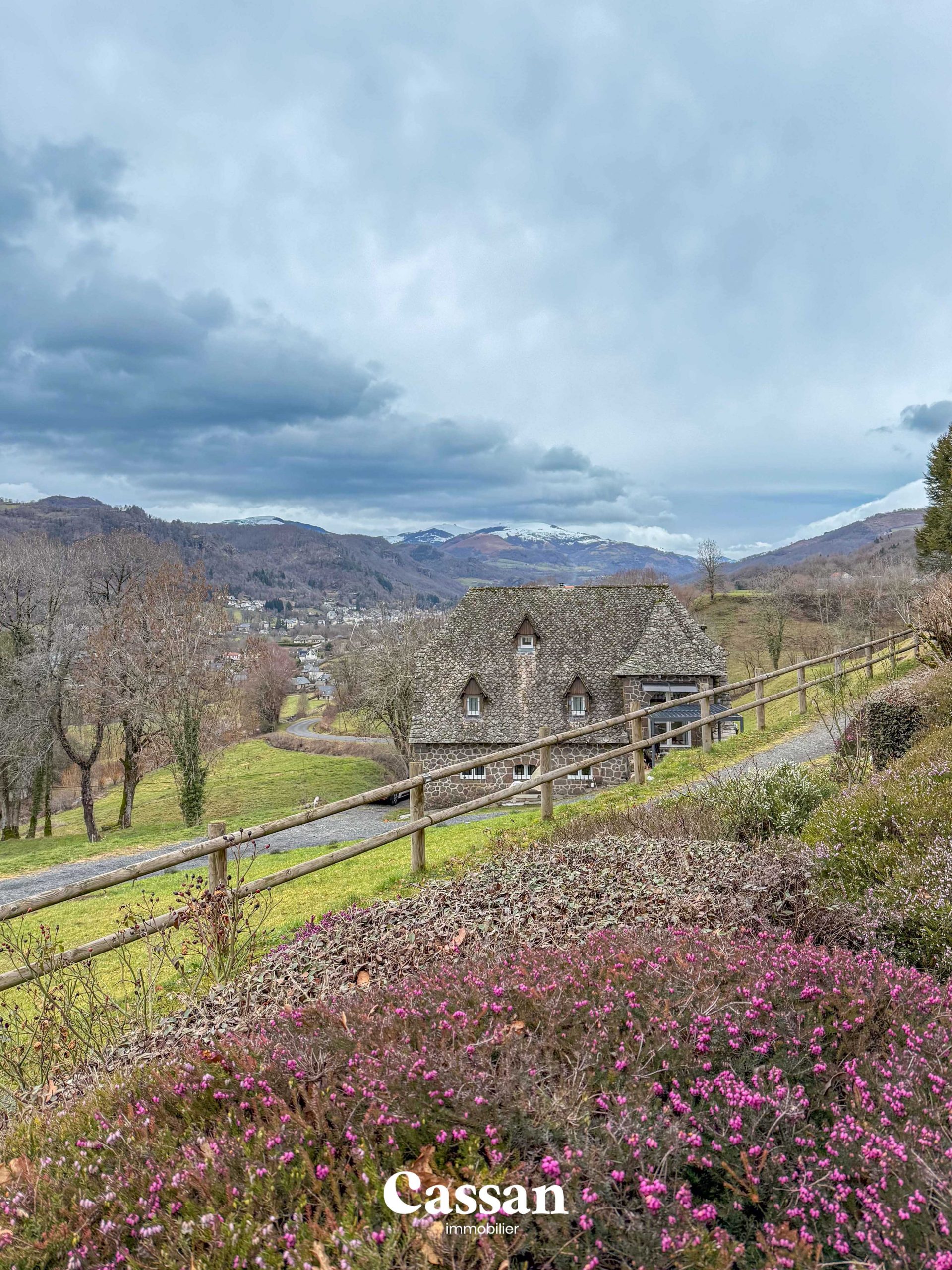Maison à vendre - vic sur cère - Cassan immobilier Agence Immobilière Aurillac