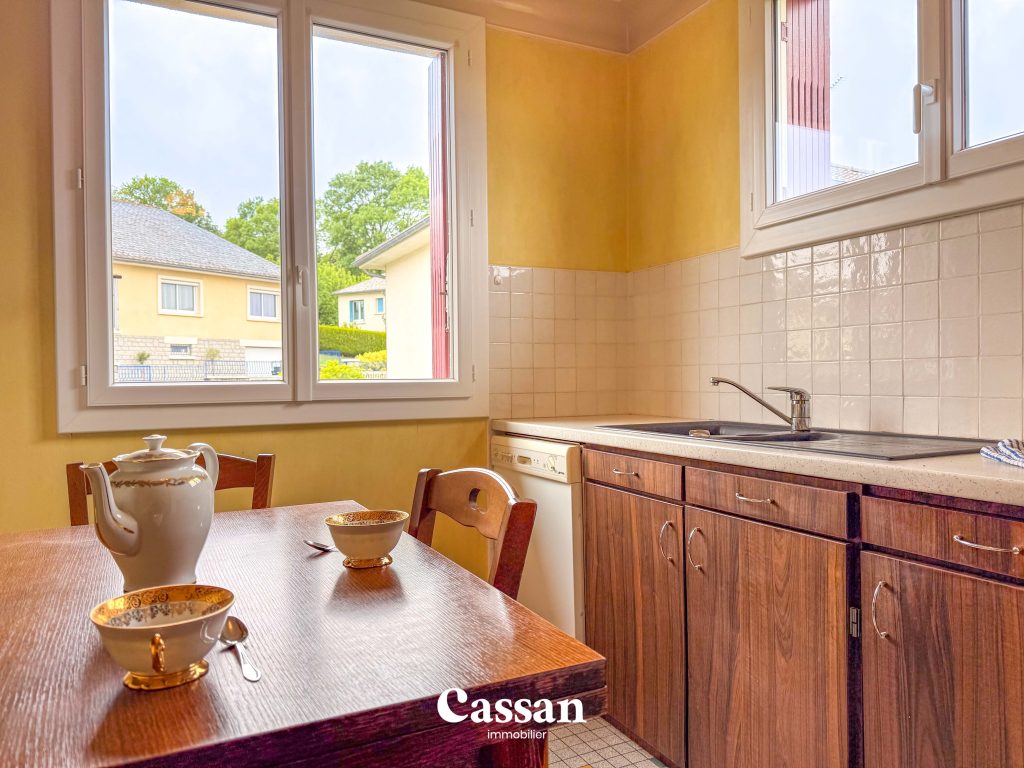 Maison à vendre - Montsalvy - Cassan immobilier Agence Immobilière Aurillac